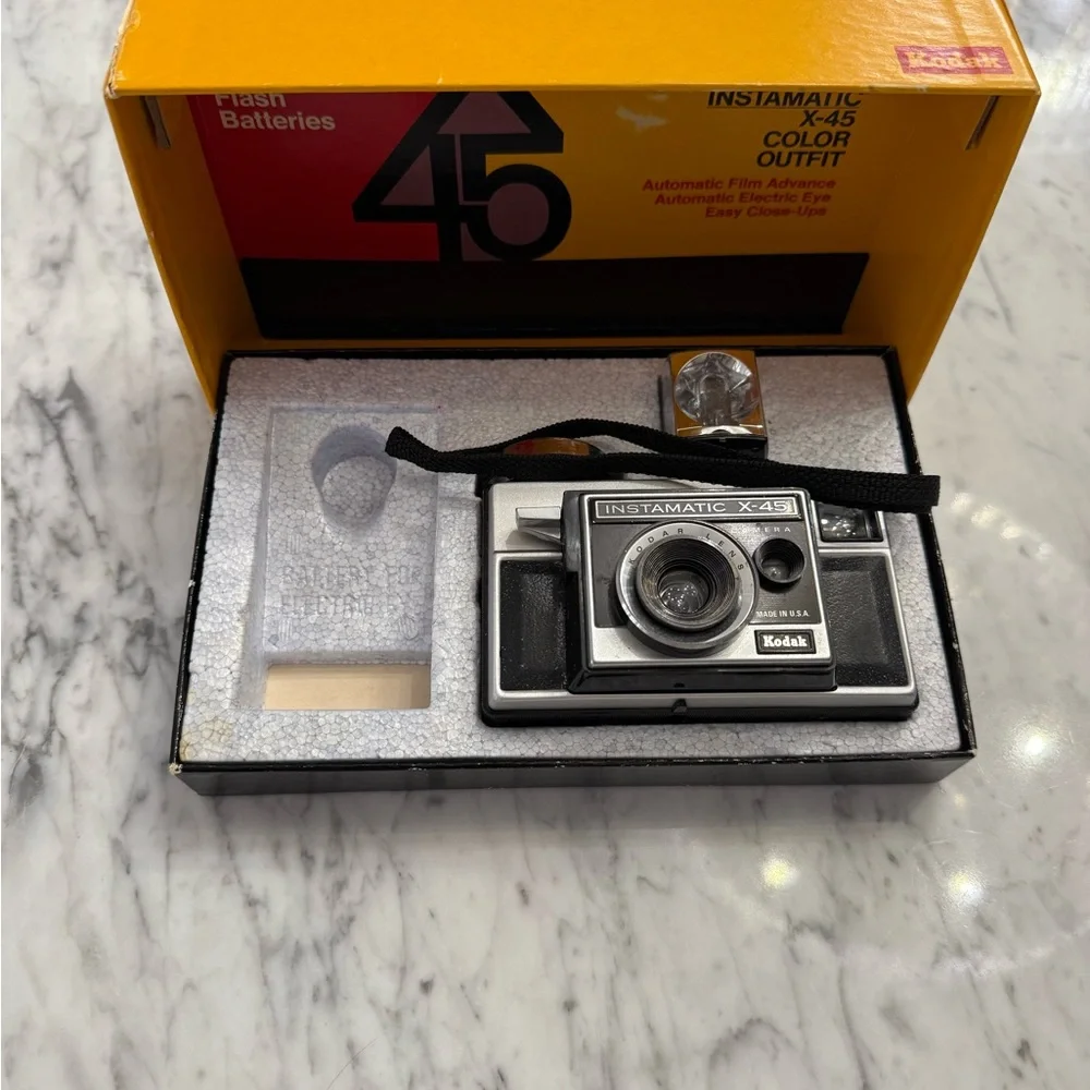 Vintage 1970s Kodak Instamatic X-45 Camera with Original Box Black and Silver - Picture 5 of 6